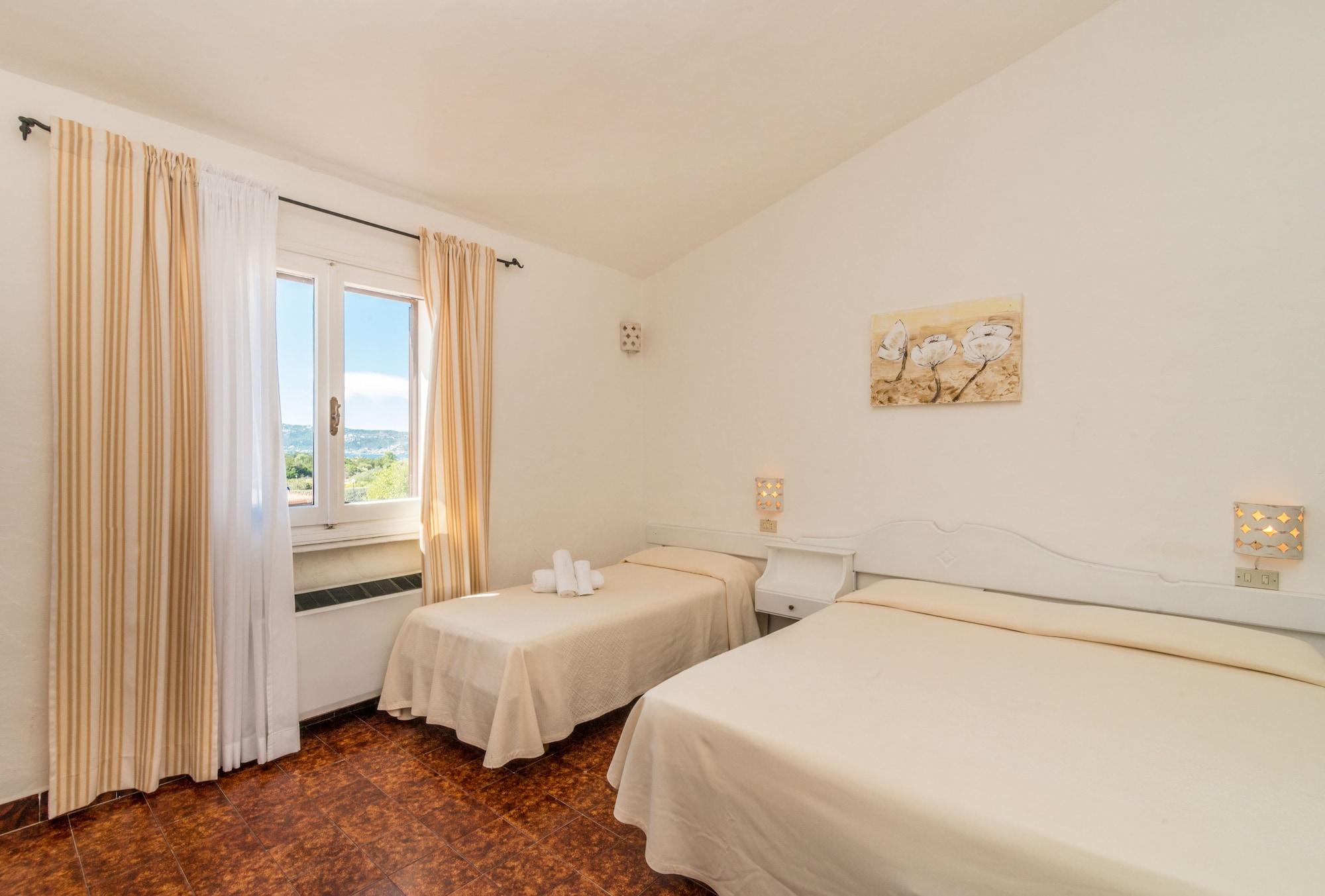 Hotel 3 Botti Baja Sardinia Exterior photo