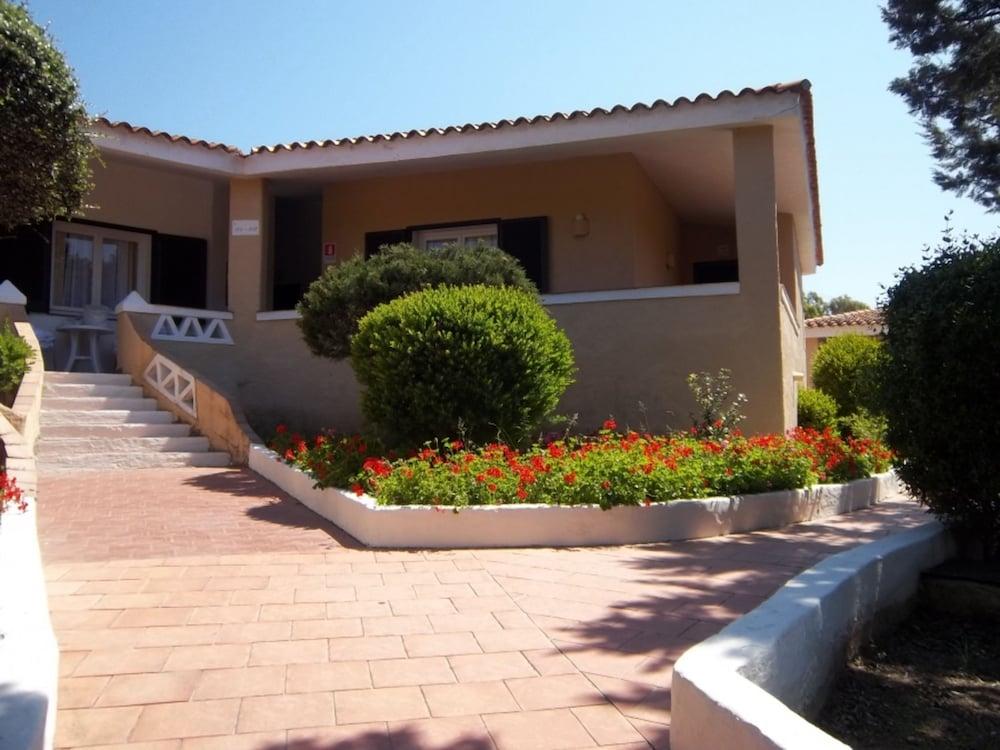 Hotel 3 Botti Baja Sardinia Exterior photo