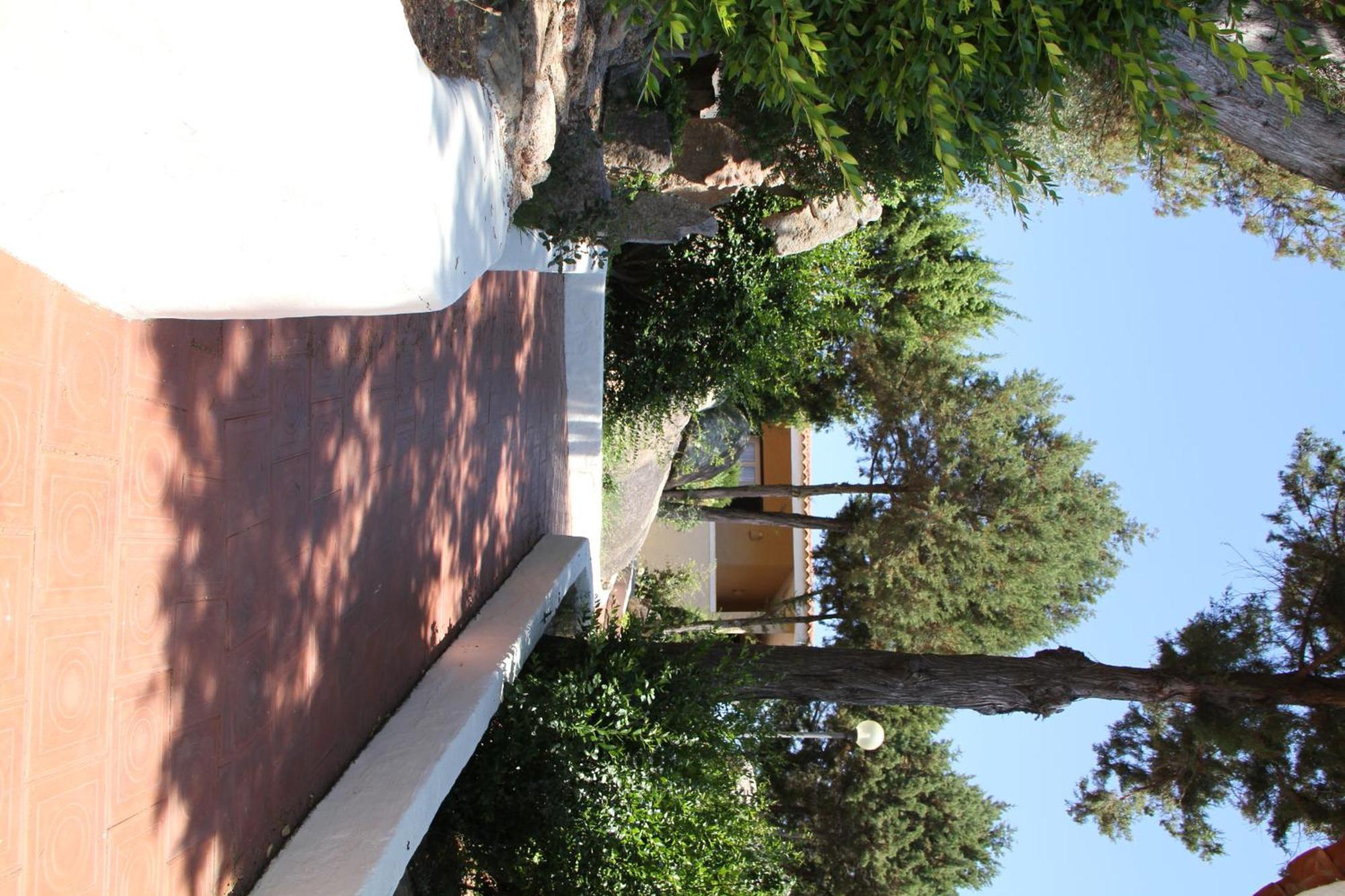 Hotel 3 Botti Baja Sardinia Exterior photo