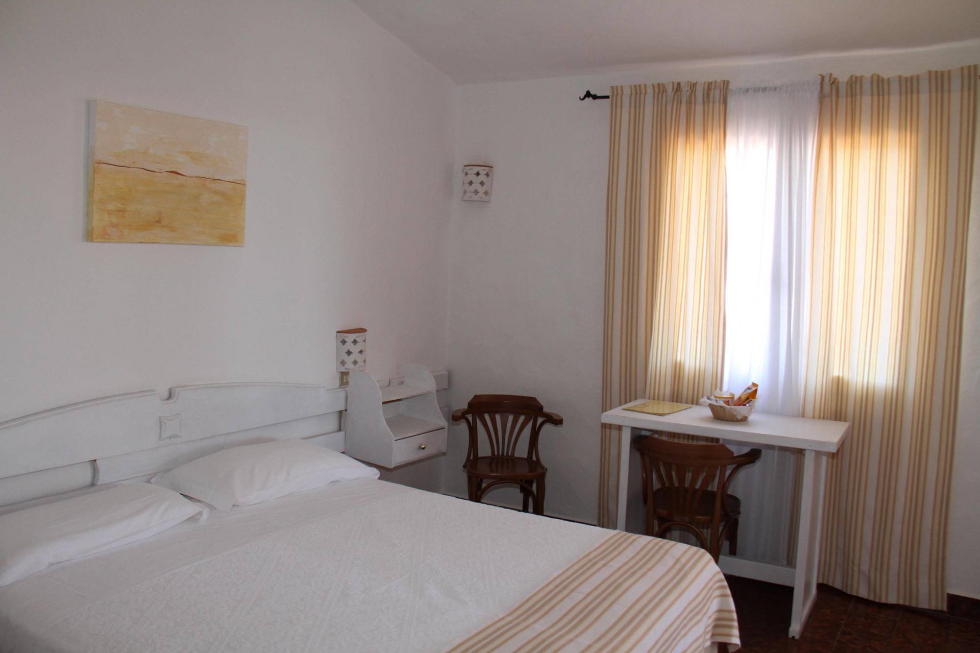 Hotel 3 Botti Baja Sardinia Exterior photo