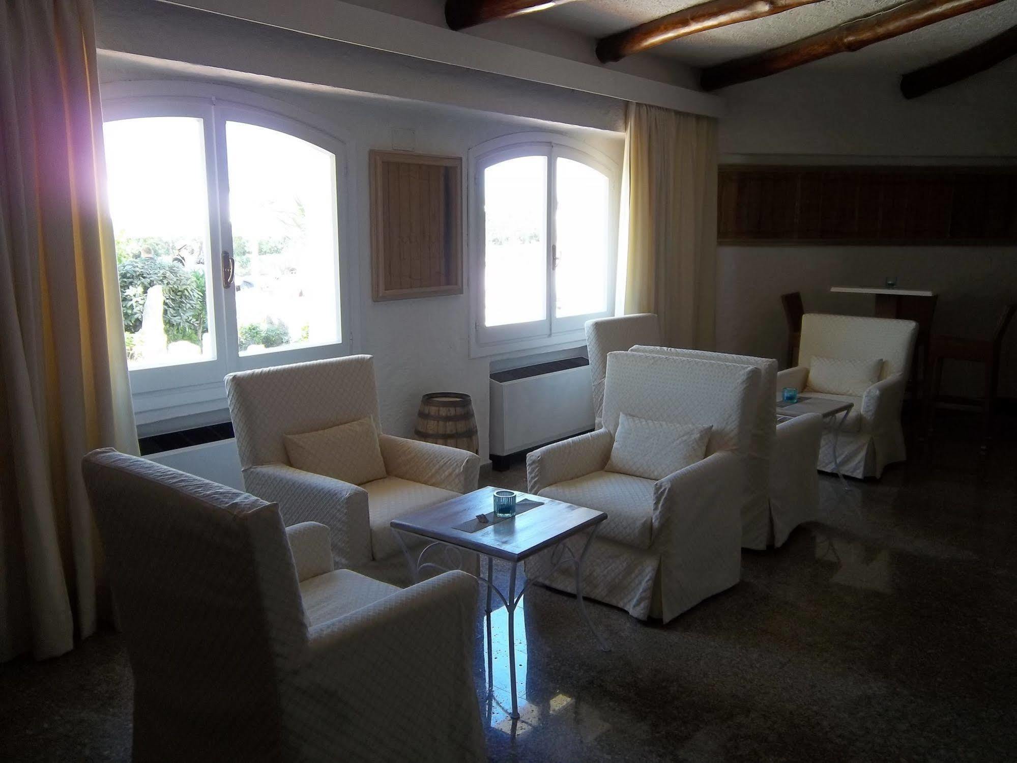 Hotel 3 Botti Baja Sardinia Exterior photo